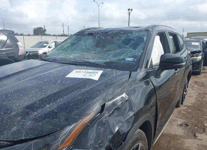 Photo 6 of 2021 Toyota Highlander XSE (VIN 5TDLZRAH6MS039965)