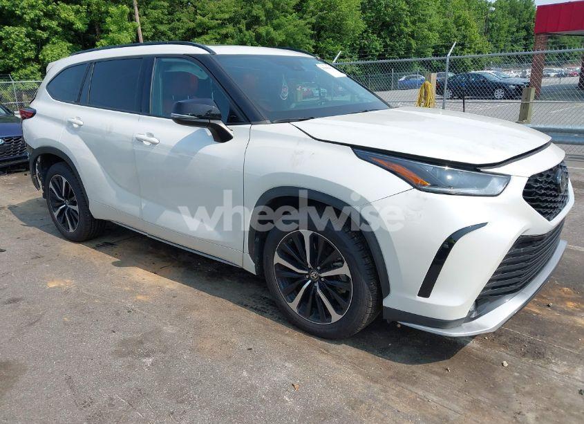 2021 Toyota Highlander XSE (VIN 5TDLZRAH7MS046617) main photo