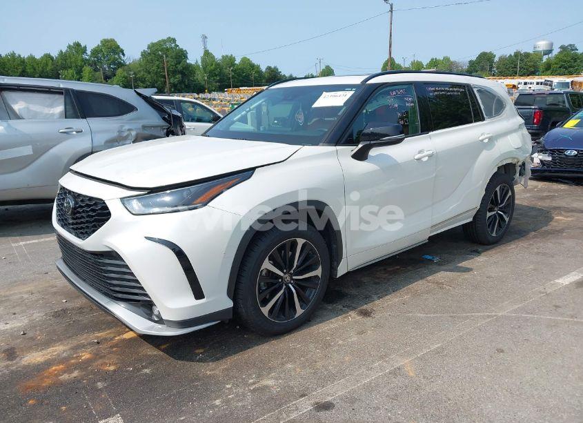 Photo 2 of 2021 Toyota Highlander XSE (VIN 5TDLZRAH7MS046617)