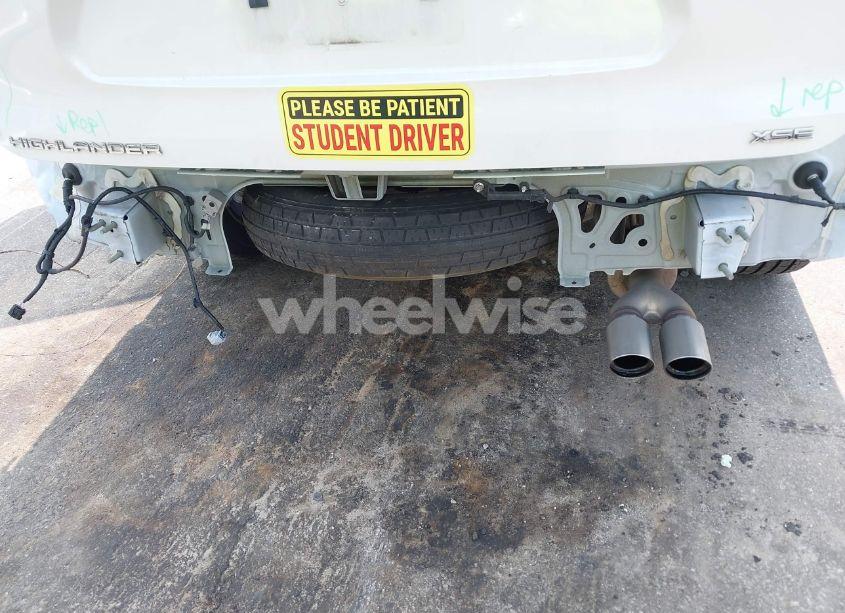 Photo 6 of 2021 Toyota Highlander XSE (VIN 5TDLZRAH7MS046617)