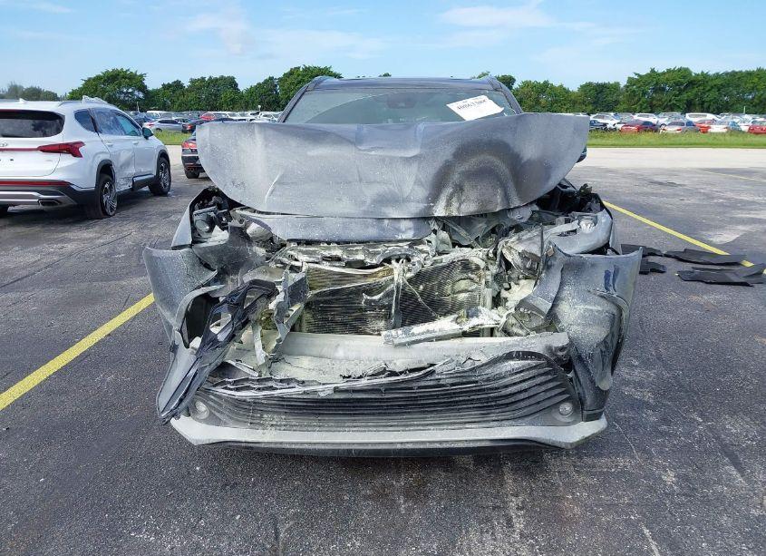 Photo 12 of 2021 Toyota Highlander XSE (VIN 5TDLZRAHXMS036101)