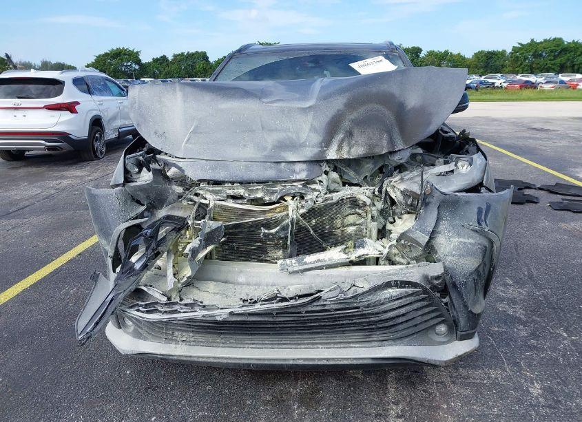 Photo 6 of 2021 Toyota Highlander XSE (VIN 5TDLZRAHXMS036101)