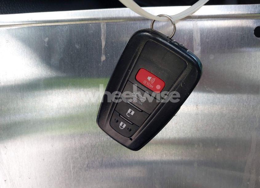 Photo 11 of 2022 Toyota Highlander XSE (VIN 5TDLZRAHXNS132750)