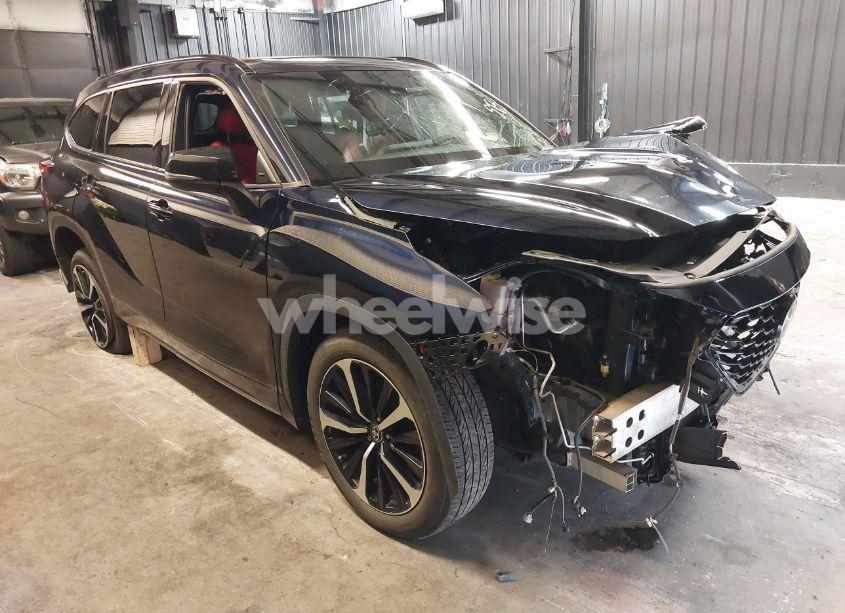 2021 Toyota Highlander XSE (VIN 5TDLZRBH0MS077884) main photo