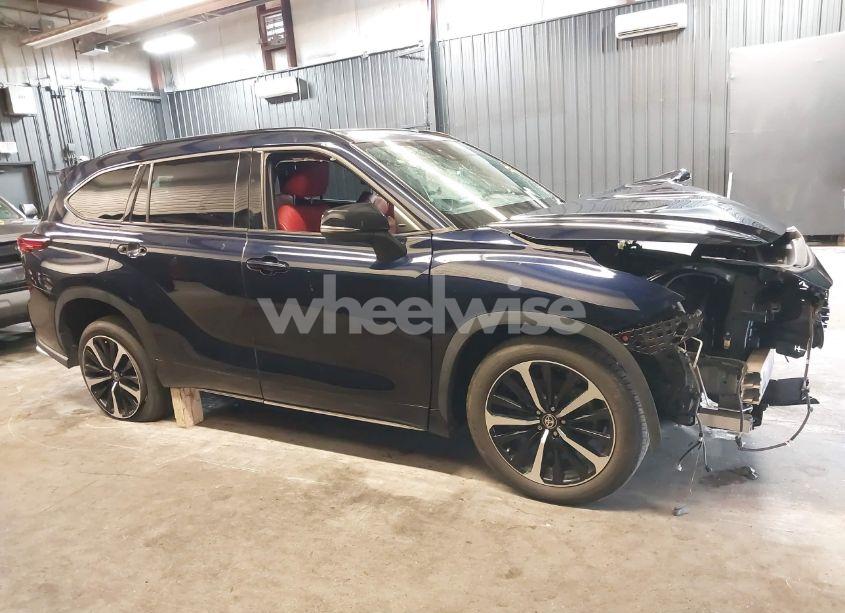 Photo 13 of 2021 Toyota Highlander XSE (VIN 5TDLZRBH0MS077884)