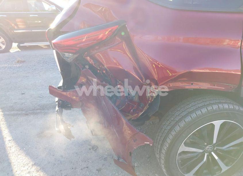 Photo 6 of 2022 Toyota Highlander XSE (VIN 5TDLZRBH0NS180675)