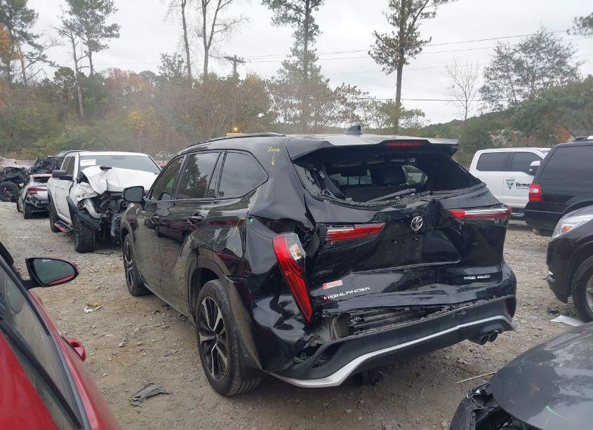 Photo 14 of 2022 Toyota Highlander XSE (VIN 5TDLZRBH0NS241605)