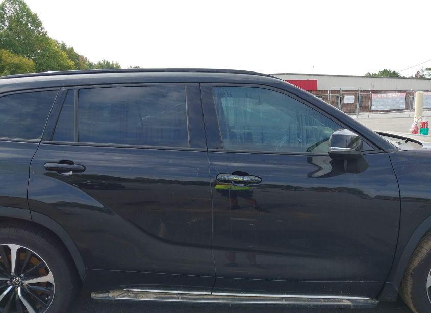 Photo 12 of 2021 Toyota Highlander XSE (VIN 5TDLZRBH2MS082598)