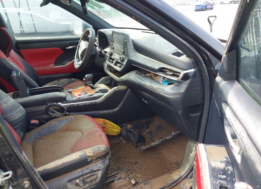 Photo 5 of 2021 Toyota Highlander XSE (VIN 5TDLZRBH2MS082598)