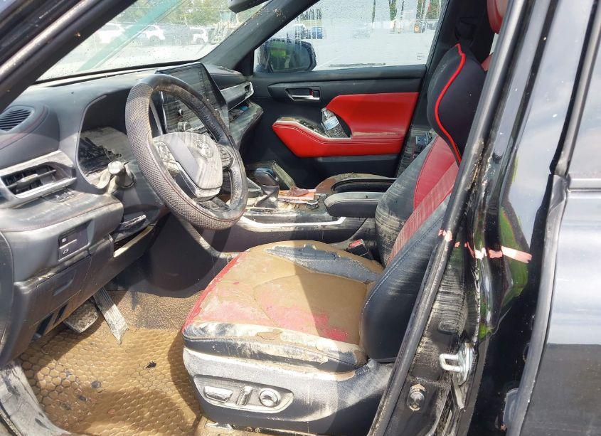 Photo 6 of 2021 Toyota Highlander XSE (VIN 5TDLZRBH2MS082598)