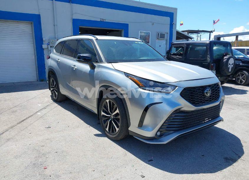 2021 Toyota Highlander XSE (VIN 5TDLZRBH2MS113445) main photo
