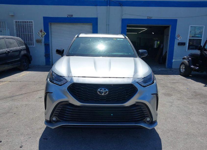 Photo 12 of 2021 Toyota Highlander XSE (VIN 5TDLZRBH2MS113445)