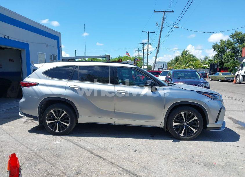 Photo 13 of 2021 Toyota Highlander XSE (VIN 5TDLZRBH2MS113445)