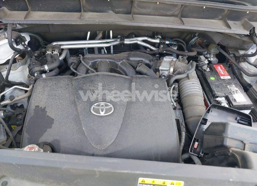 Photo 10 of 2022 Toyota Highlander XSE (VIN 5TDLZRBH2NS189006)