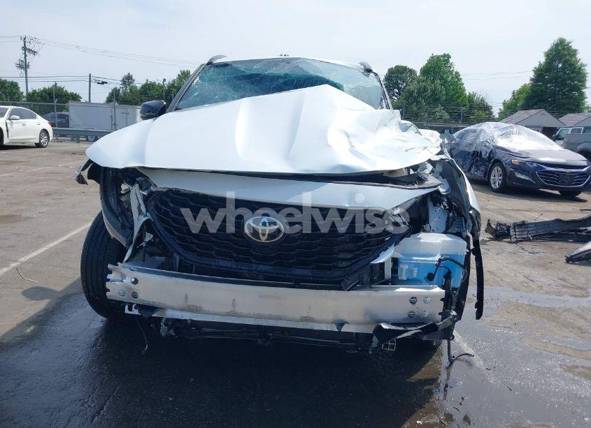 Photo 13 of 2022 Toyota Highlander XSE (VIN 5TDLZRBH2NS189006)