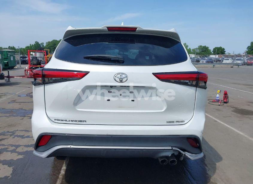 Photo 17 of 2022 Toyota Highlander XSE (VIN 5TDLZRBH2NS189006)