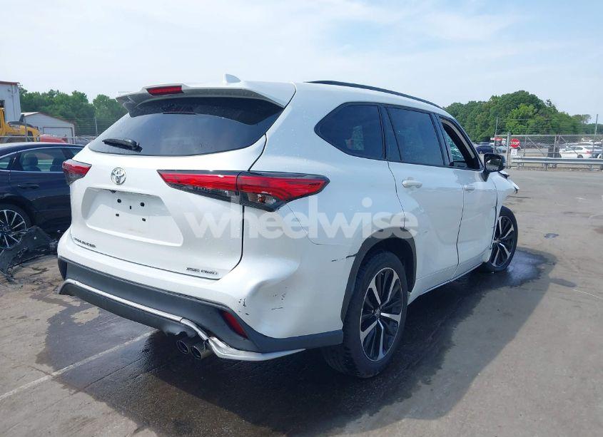 Photo 19 of 2022 Toyota Highlander XSE (VIN 5TDLZRBH2NS189006)