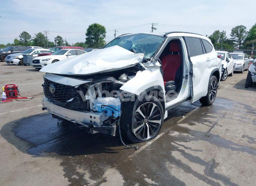 Photo 2 of 2022 Toyota Highlander XSE (VIN 5TDLZRBH2NS189006)