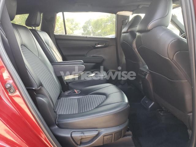 Photo 9 of 2022 TOYOTA HIGHLANDER XSE (VIN 5TDLZRBH2NS242545)