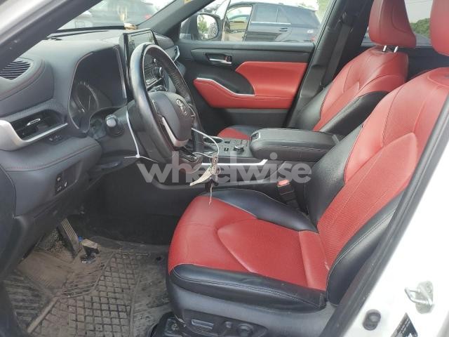 Photo 9 of 2022 TOYOTA HIGHLANDER XSE (VIN 5TDLZRBH2NS248961)