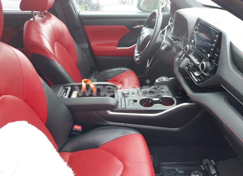 Photo 5 of 2021 Toyota Highlander XSE (VIN 5TDLZRBH3MS159477)