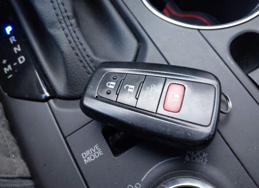 Photo 11 of 2022 Toyota Highlander XSE (VIN 5TDLZRBH3NS191346)