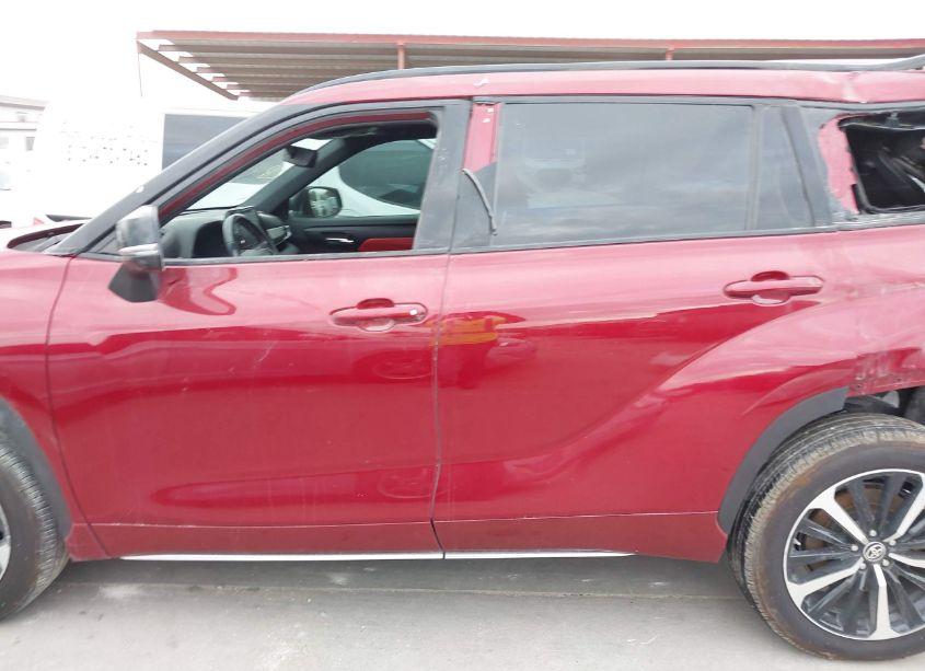 Photo 14 of 2021 Toyota Highlander XSE (VIN 5TDLZRBH5MS068209)