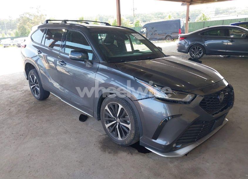 2021 Toyota Highlander XSE (VIN 5TDLZRBH6MS082409) main photo