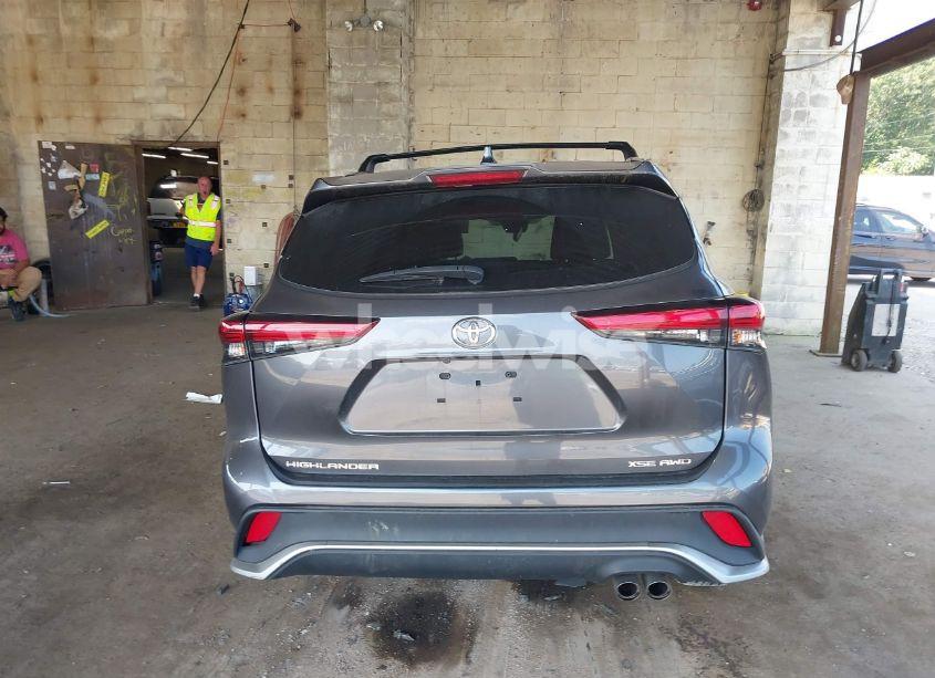 Photo 17 of 2021 Toyota Highlander XSE (VIN 5TDLZRBH6MS082409)