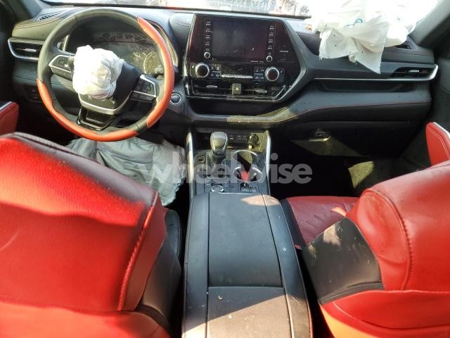 Photo 11 of 2022 TOYOTA HIGHLANDER XSE (VIN 5TDLZRBH7NS180107)