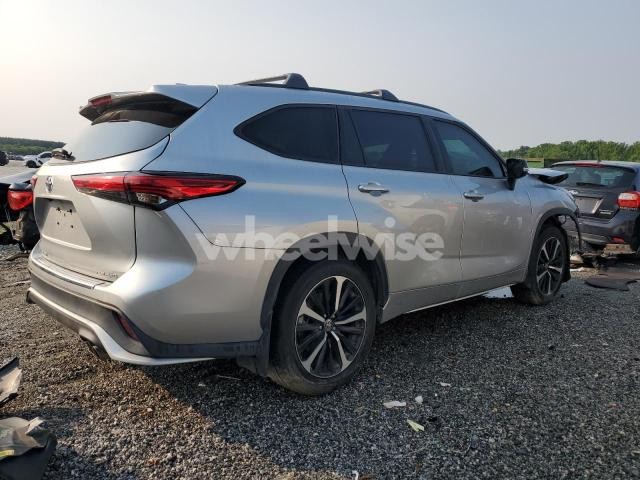 Photo 13 of 2022 TOYOTA HIGHLANDER XSE (VIN 5TDLZRBH7NS180107)