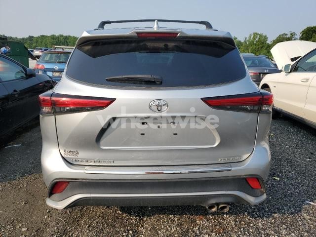 Photo 2 of 2022 TOYOTA HIGHLANDER XSE (VIN 5TDLZRBH7NS180107)
