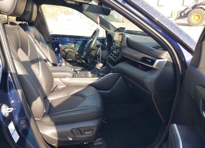 Photo 5 of 2022 Toyota Highlander XSE (VIN 5TDLZRBH7NS243951)