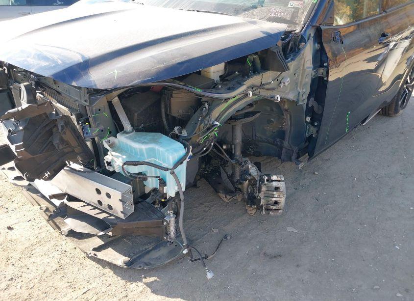 Photo 6 of 2022 Toyota Highlander XSE (VIN 5TDLZRBH7NS243951)