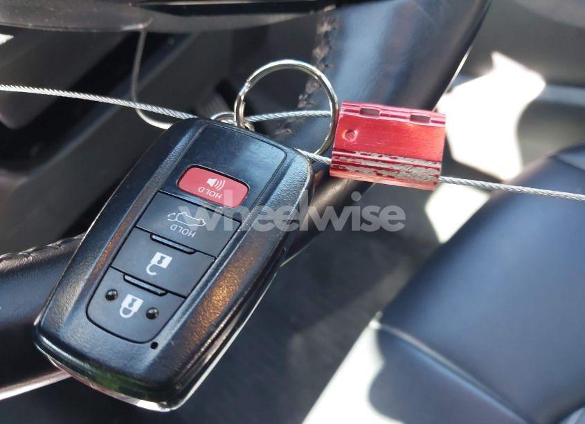 Photo 11 of 2021 Toyota Highlander XSE (VIN 5TDLZRBH8MS100585)