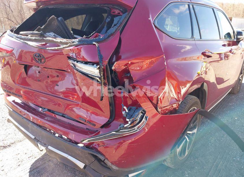 Photo 17 of 2021 Toyota Highlander XSE (VIN 5TDLZRBH8MS100585)