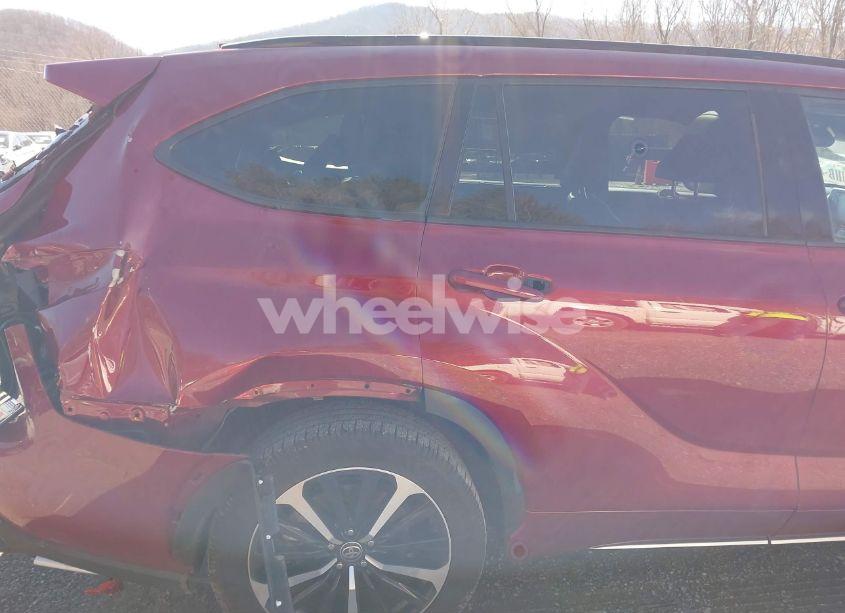 Photo 18 of 2021 Toyota Highlander XSE (VIN 5TDLZRBH8MS100585)