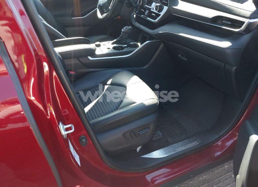 Photo 5 of 2021 Toyota Highlander XSE (VIN 5TDLZRBH8MS100585)