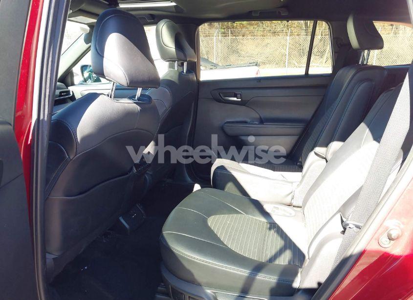 Photo 8 of 2021 Toyota Highlander XSE (VIN 5TDLZRBH8MS100585)