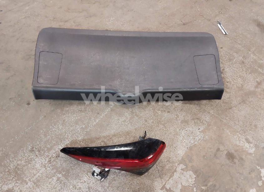 Photo 12 of 2021 Toyota Highlander XSE (VIN 5TDLZRBH8MS116057)