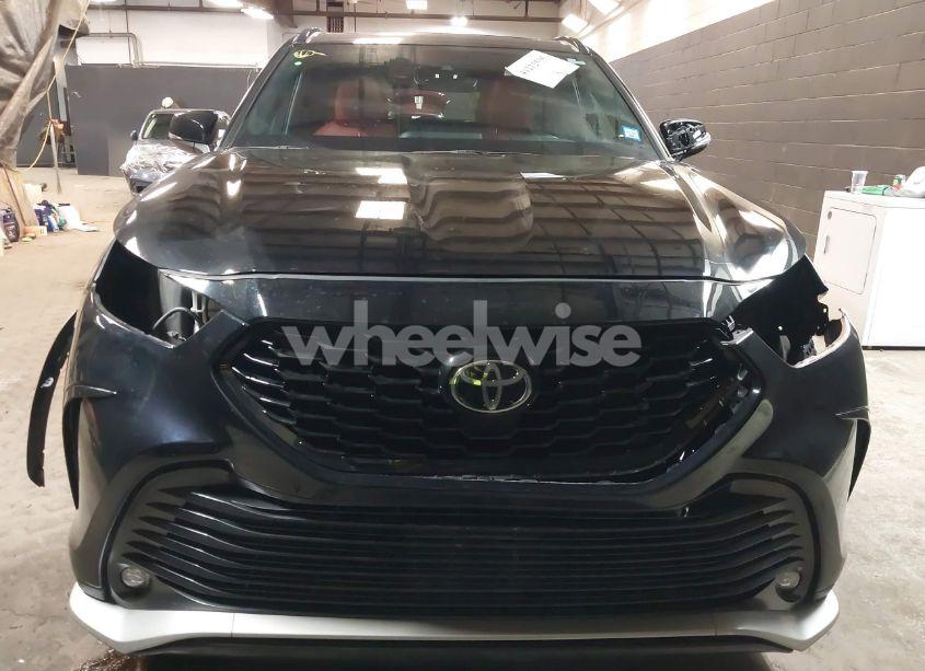 Photo 13 of 2021 Toyota Highlander XSE (VIN 5TDLZRBH8MS116057)