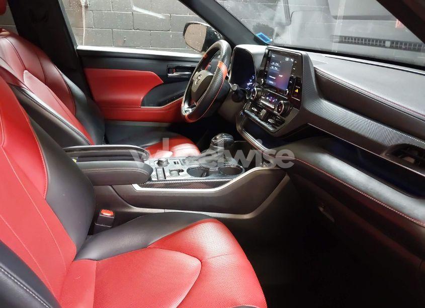 Photo 5 of 2021 Toyota Highlander XSE (VIN 5TDLZRBH8MS116057)