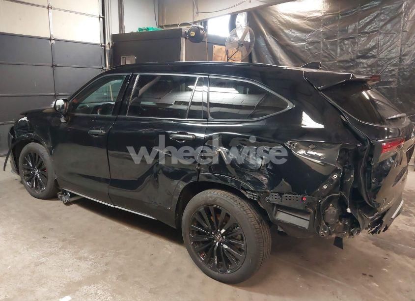 Photo 6 of 2021 Toyota Highlander XSE (VIN 5TDLZRBH8MS116057)