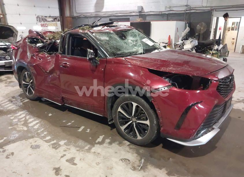 2022 Toyota Highlander XSE (VIN 5TDLZRBH8NS201417) main photo
