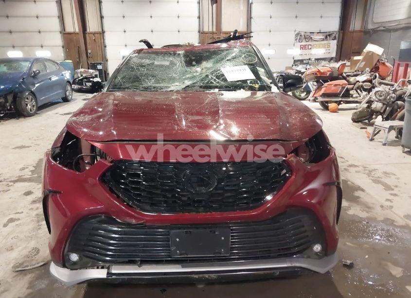 Photo 12 of 2022 Toyota Highlander XSE (VIN 5TDLZRBH8NS201417)