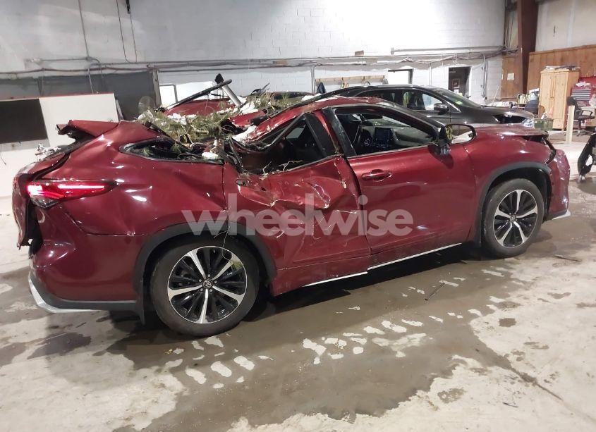 Photo 4 of 2022 Toyota Highlander XSE (VIN 5TDLZRBH8NS201417)