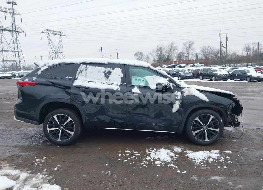Photo 12 of 2022 Toyota Highlander XSE (VIN 5TDLZRBH9NS163258)