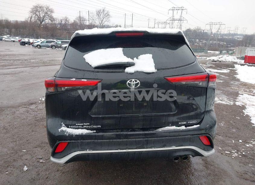 Photo 15 of 2022 Toyota Highlander XSE (VIN 5TDLZRBH9NS163258)
