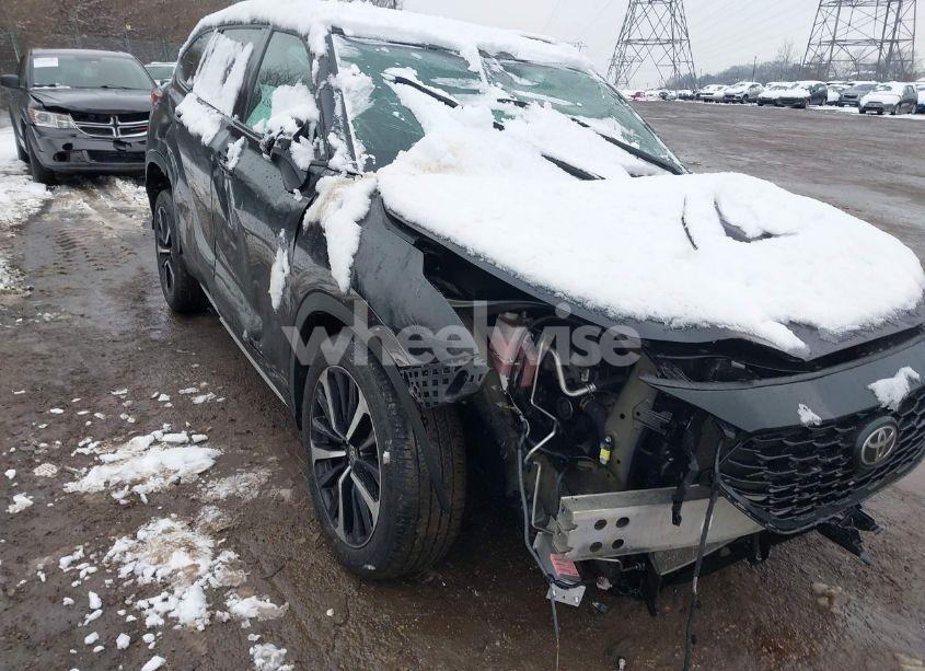 Photo 16 of 2022 Toyota Highlander XSE (VIN 5TDLZRBH9NS163258)