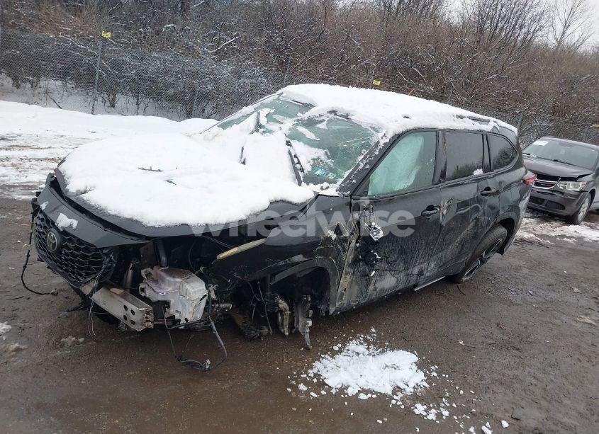 Photo 2 of 2022 Toyota Highlander XSE (VIN 5TDLZRBH9NS163258)